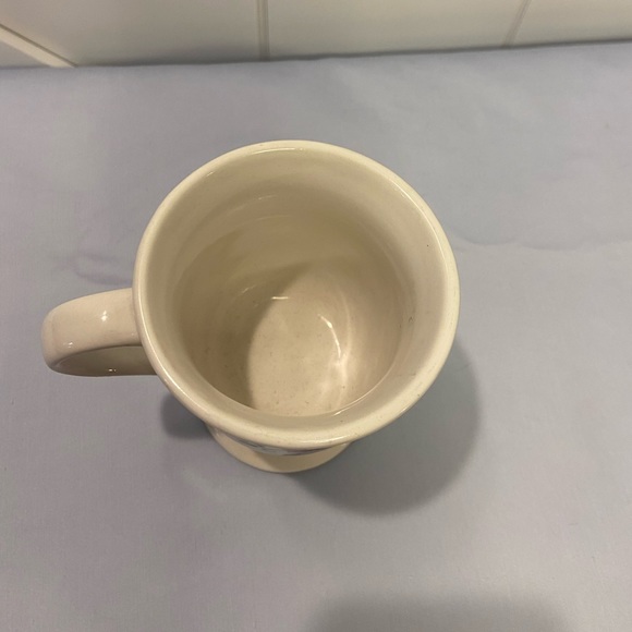 B.I. Inc Floral mug on pedestal - Picture 3 of 4